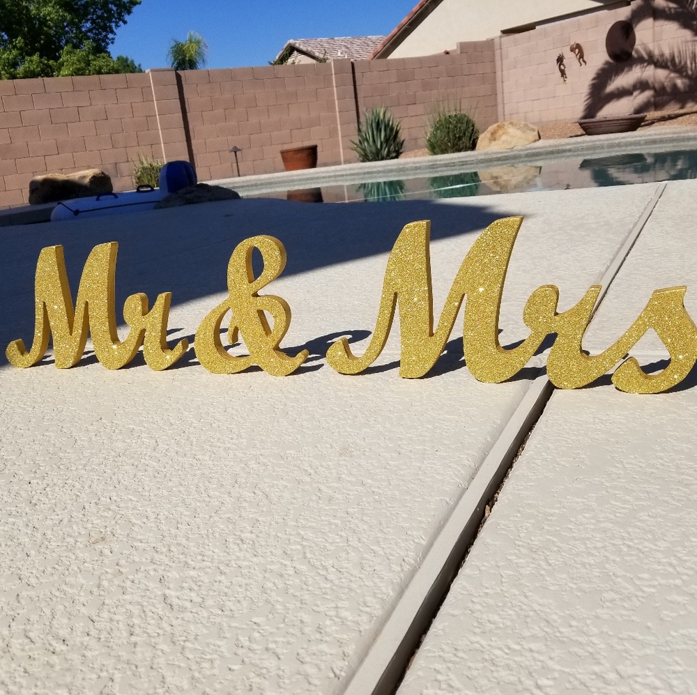 Mr. & Mrs. Wooden Wedding Table Sign